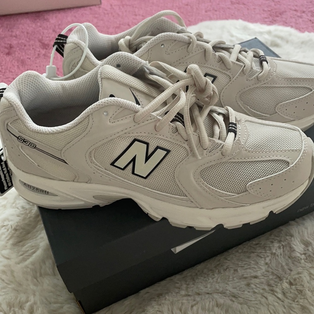 ☁️new balance 530v2 Retro khaki running shoes
